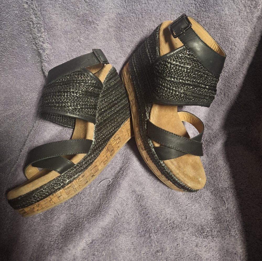 Very Volatile Black and Tan Woven Wedges